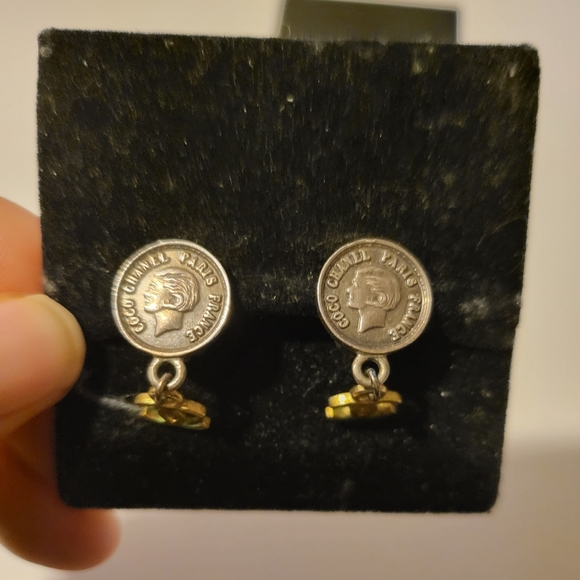 CHANEL Vintage 2tone CC Dangle Clip-on Earrings - Picture 2 of 7